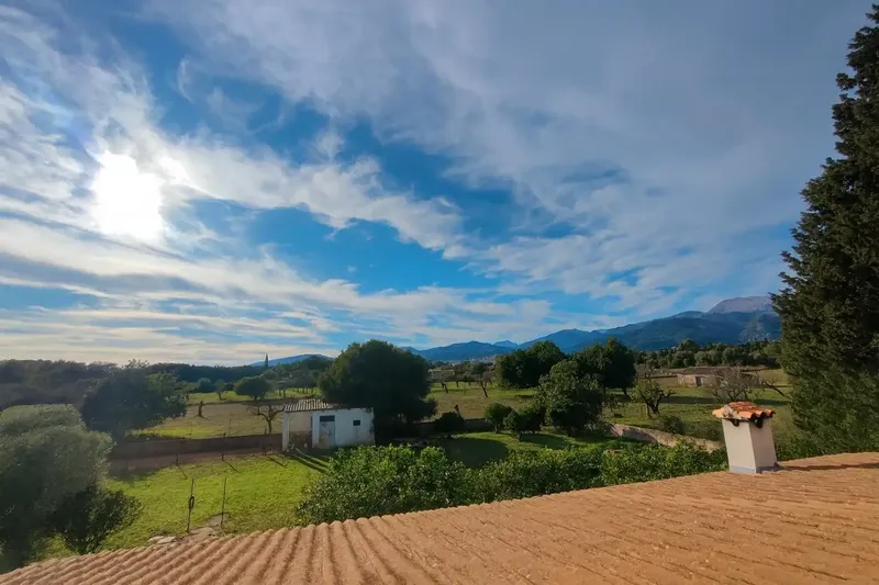 In the charming village of Moscari, in the heart of Mallorca, lies this rustic finca renovated with exquisite taste in 2015. — photo 4