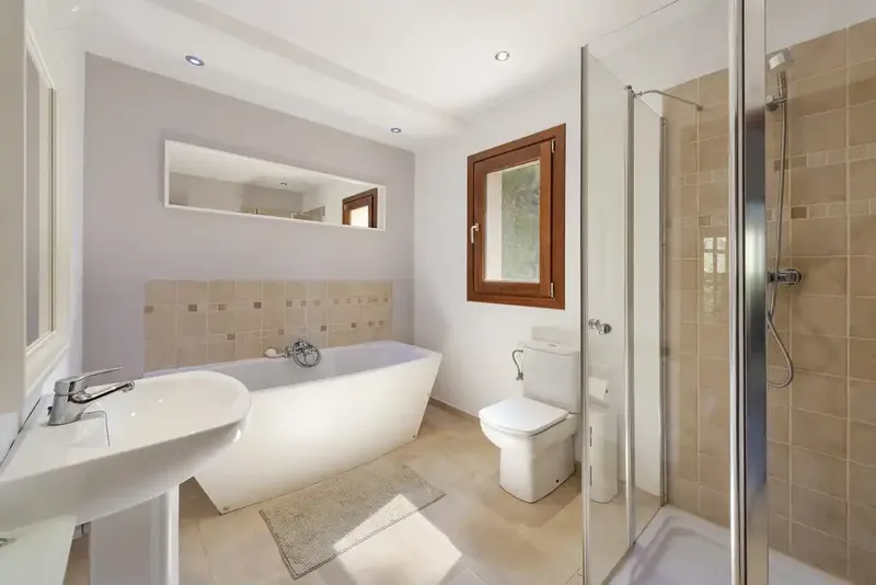 Five-bedroom villa in perfect condition for sale in the sought-after area of Bonaire, near Alcudia, in the north — photo 10