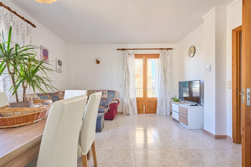 Magnificent 2-storey building plus huge garage 200 metres from the sea in Cala Morlanda — photo 4