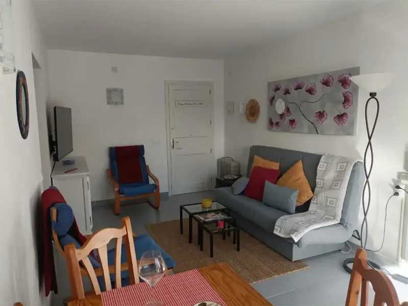 Apartamento totalmente amueblado, una habitación con dos camas de 90x190 con colchones de visco nuevos. Cocina equipada. En la azotea traste — photo 11