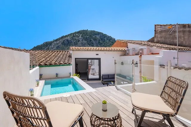 Impeccably renovated town house with pool for sale in the old town of Pollensa, Mallorca — photo 1
