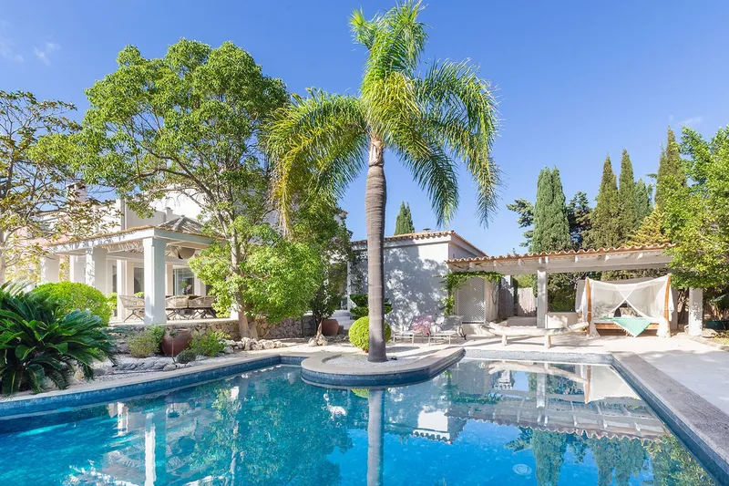 Impressive estate with spectacular views — photo 1