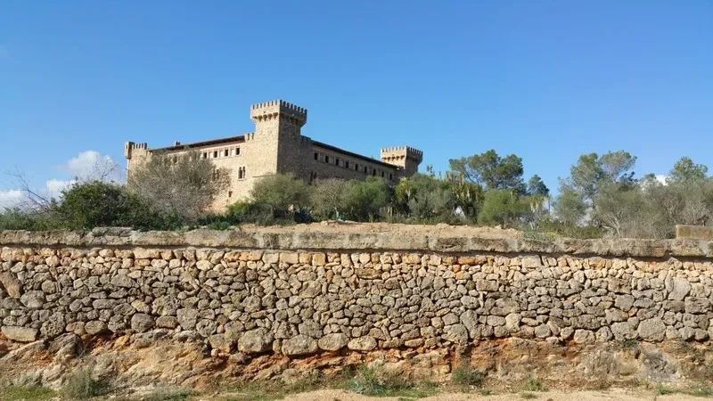 Spectacular investment opportunity, a rustic castle for sale near the city of Palma De Mallorca. — photo 3