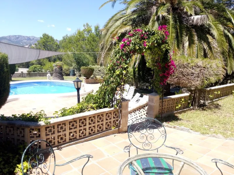 Beautiful Villa with Sea Views Ideally Located in Santa Ponsa — photo 2