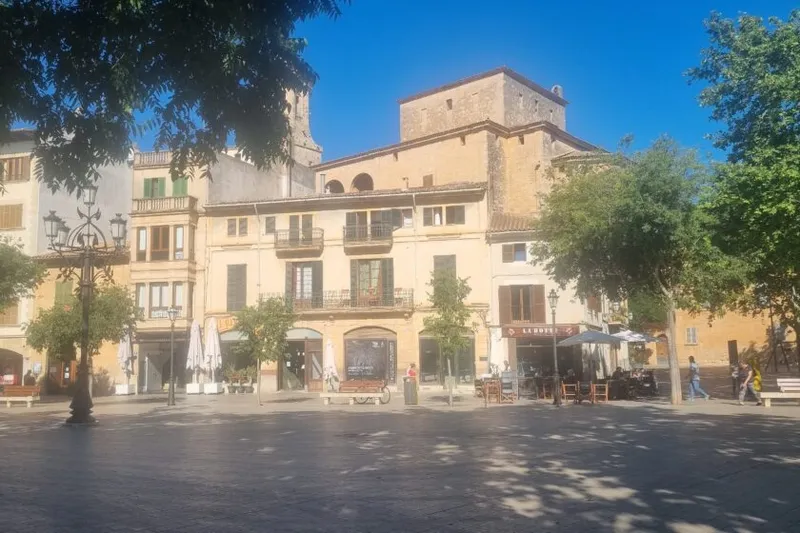 Season: Modern Apartment with Terrace in the Center of Llucmajor — AP 11 — photo 1