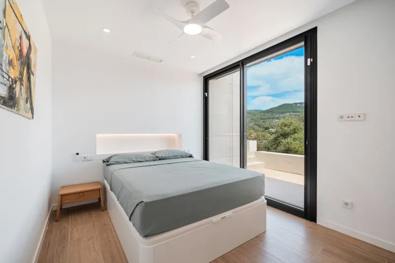 Timeless Designer Villa with Infinity Pool and Panoramic Views of the UNESCO World Heritage Serra de Tramuntana — photo 10