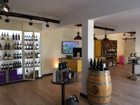 Great opportunity! Transfer of a business that consists of a wine shop + garden centre on the coast of Manacor area on the east of Mallorca. — photo 3