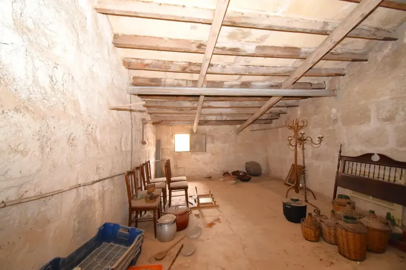 Village house to renovate with many possibilities in Muro — photo 9