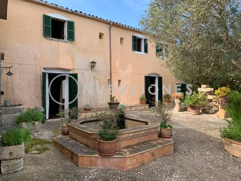 Inversiones Grup Real Estate Boutique presents this majestic Mallorcan manor house with tourist license in Muro. — photo 8
