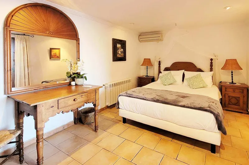 Cala Llamp: 2-bedroom apartment with sea views for rent — photo 5