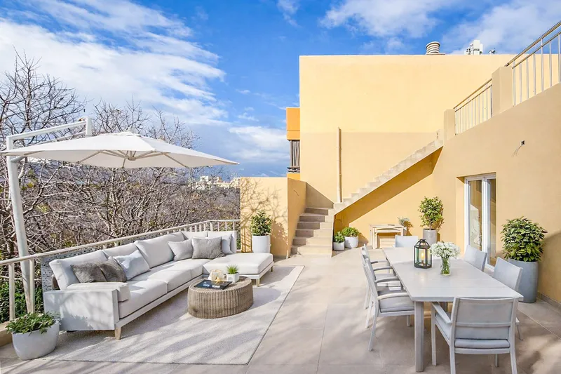 High-quality renovated penthouse in El Molinar for sale with roof terrace — photo 1