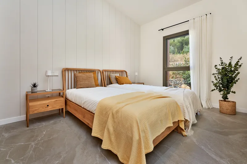 Modern townhouse with 3 bedrooms, garden, rooftop terrace, parking space and communal pool — photo 9