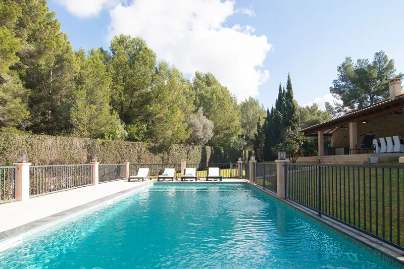 Villa in finca style in a prime residential location with plenty of privacy — photo 4