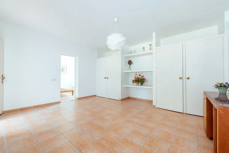 Detached villa with private pool just 400 metres from the beach — photo 5