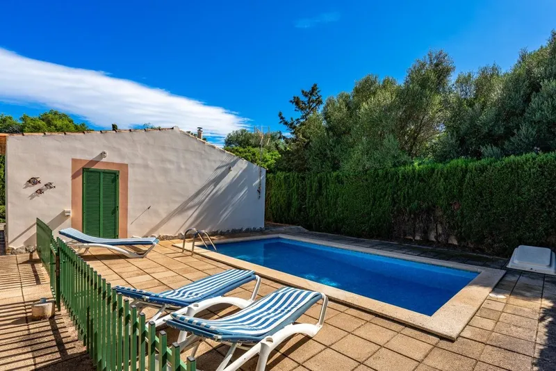 Mediterranean family villa with pool and fireplace in the exclusive area of Porto Cristo Novo, just steps away from Cala Anguila and Cala Mendia — photo 3