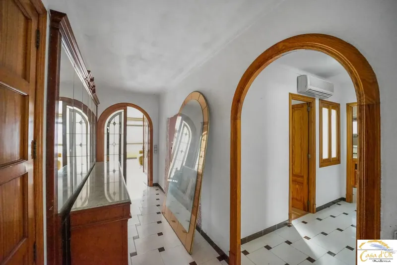 Spacious Apartment with Rooftop Terrace, Fireplace and Private Garage in the Heart of Felanitx — photo 4