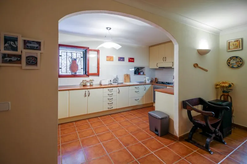 EXCLUSIVE LISTING.- Renovated stone facade town house near the famous Calvario steps — photo 12