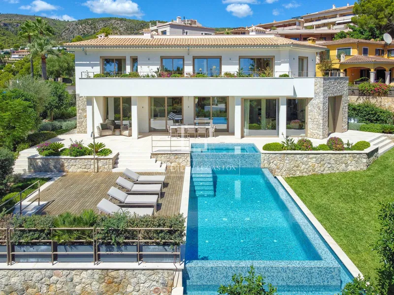 645m² house / villa for sale in Bendinat, Balearic Islands — photo 1