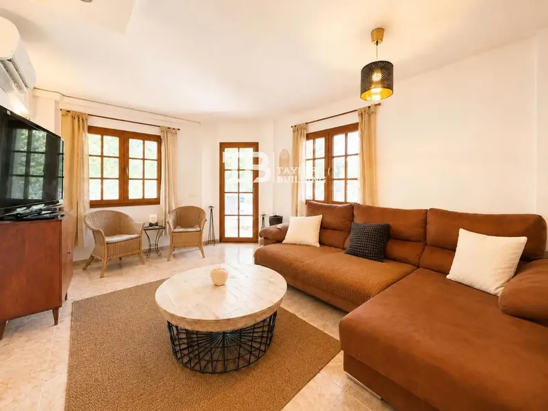 Taylor Building exclusively sells this apartment in Paguera, Calvia. It is a renovated apartment of 83.00 m2 built (75.00 m2 usable) with — photo 1