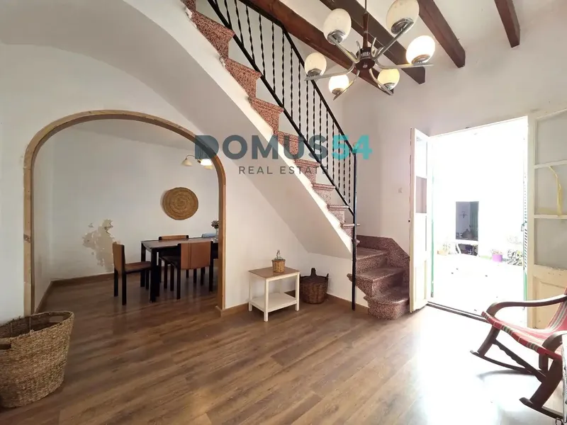 Unique opportunity in the historic center of Alcúdia: townhouse with garage and patio within the walls — photo 2