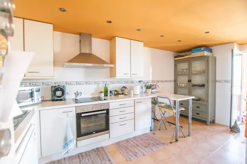 Discover this impressive penthouse located in the exclusive area of Son Verí Nou, Llucmajor. With an attractive price of 710,000 euros and a ge — photo 5