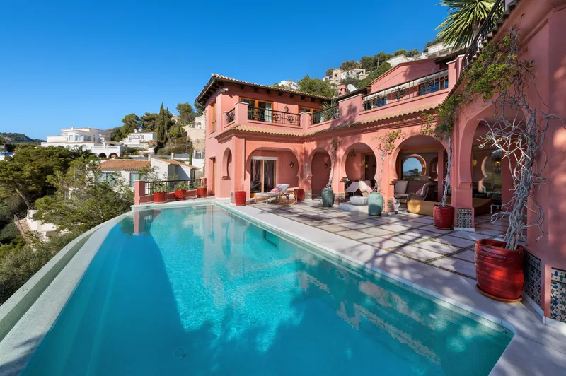 Luxury villa for rent on the front line in Puerto de Andratx — photo 5