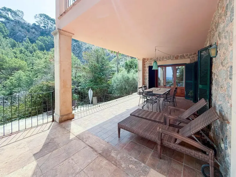 Discover this spectacular chalet located in the coveted area of Cala Deia, a true oasis ready to move into. — photo 12