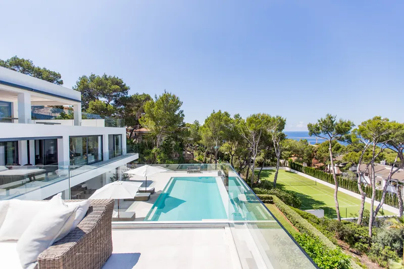 Espectacular villa moderna con vistas al mar y pista de tenis en Santa Ponsa — photo 2