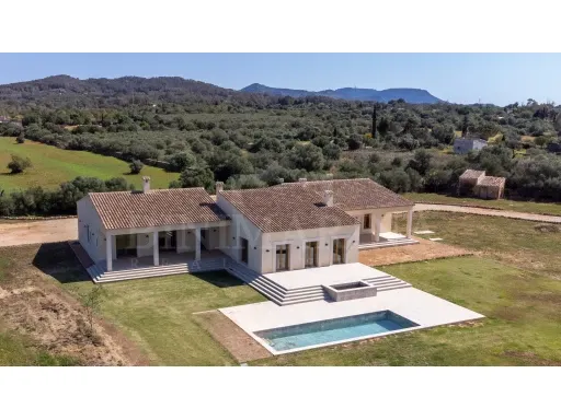 Luxury Villa in Llucmajor, Mallorca: Total Privacy, Private Pool and 30,000m² Plot — photo 1