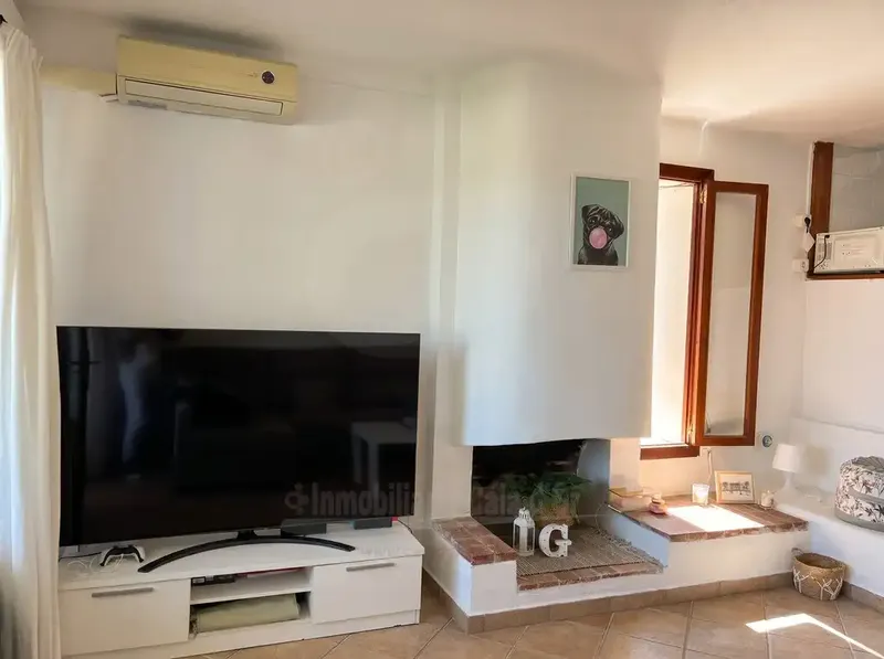 Exclusive ground floor apartment on the first line of the sea, with direct private access to Cala Ferrera beach. — photo 5