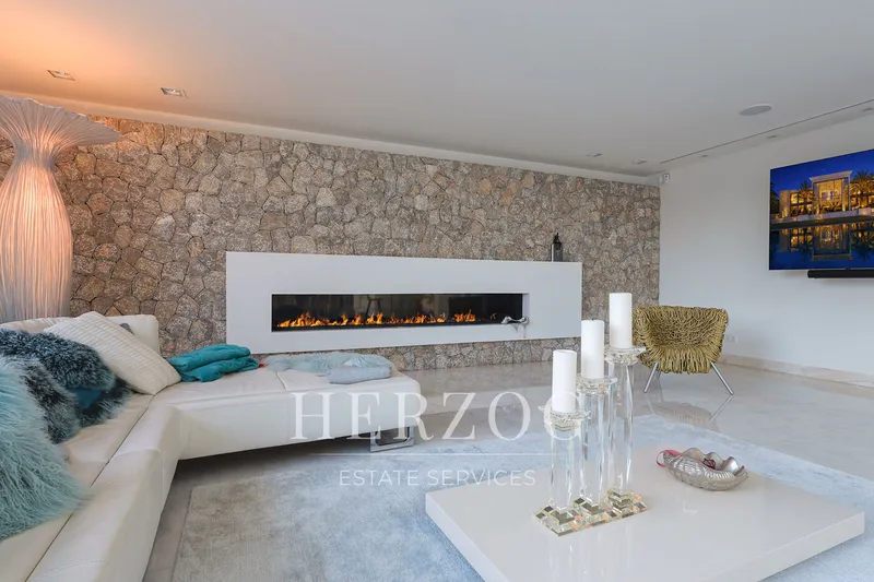 Timeless villa with large plot in a privileged location in Nova Santa Ponsa — photo 11