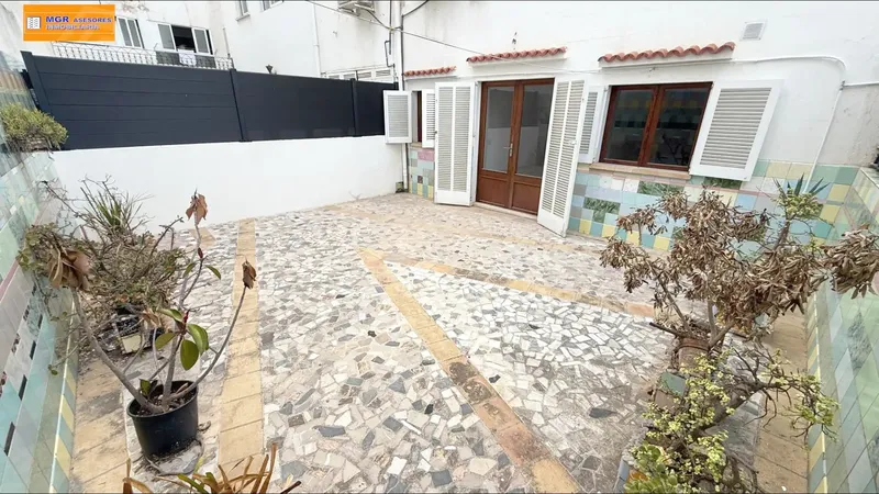 Descubre este amplio piso ubicado en la atractiva zona de Can Capes, Palma de Mallorca. Con una superficie construida de 116 m2 y útil de 10 — photo 2