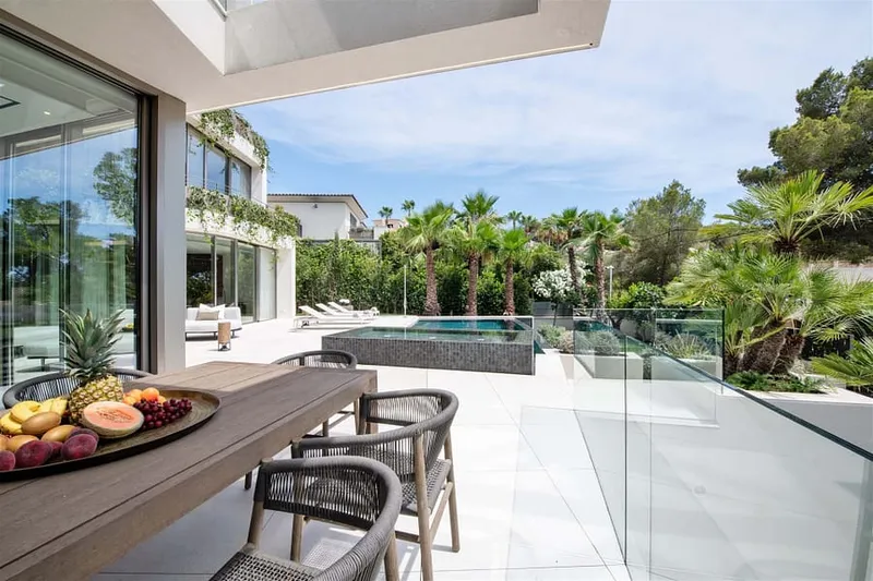 Modern luxury villa with sea views in Bendinat — photo 6