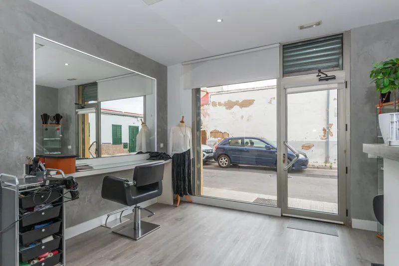 Bright premises for sale in Portixol to convert into an apartment — photo 2