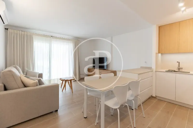 Charming renovated ground floor flat for rent in Cala Bona — photo 4