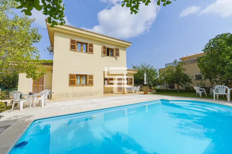 Elegant villa with sea views and private pool for sale in Bonaire, Alcúdia — photo 1