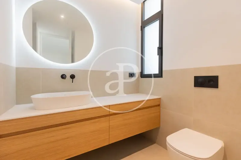 Exceptional Design Luxury Apartments with Pool Next to Bellver — photo 11