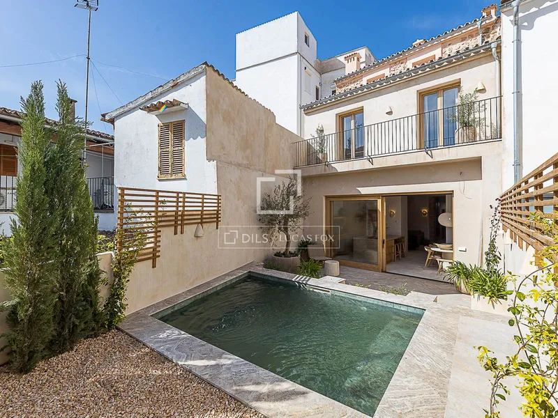 280m² house / villa for sale in Alaró, Balearic Islands — photo 1