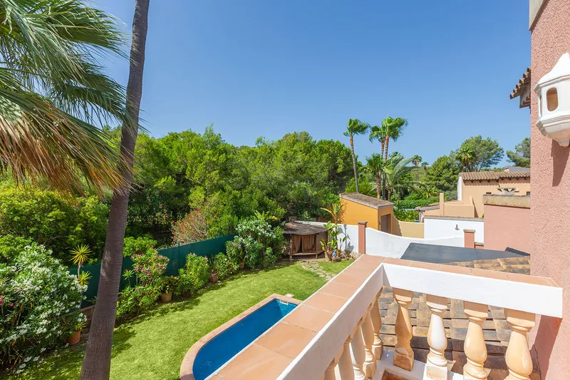 Sunny chalet with private pool in exclusive golf residence — photo 3