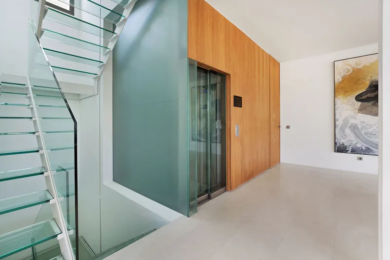 Modern villa on the seafront with holiday rental licence — photo 12