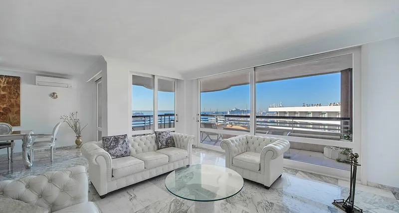 Modern luxury penthouse directly on Paseo Maritimo with views over Palma Marina — photo 8