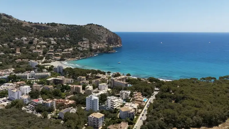Just 150 meters from the sea, this exclusive residential complex is located in Canyamel (Capdepera), surrounded by a unique natural environment — photo 4