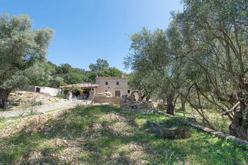 Charming country property for sale in Pollença with mountain view and sunny terraces — photo 1