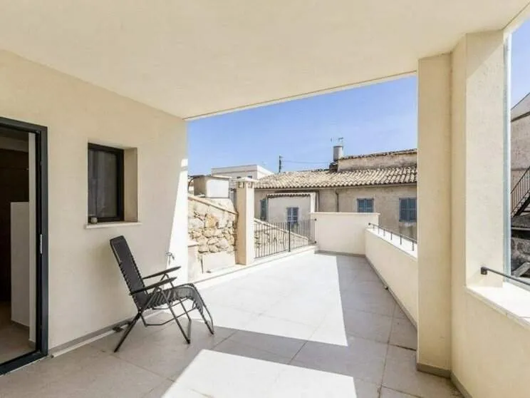 196m² Stadthaus mit 5 Zimmern, 2 Bädern und Garage zu kaufen — photo 11