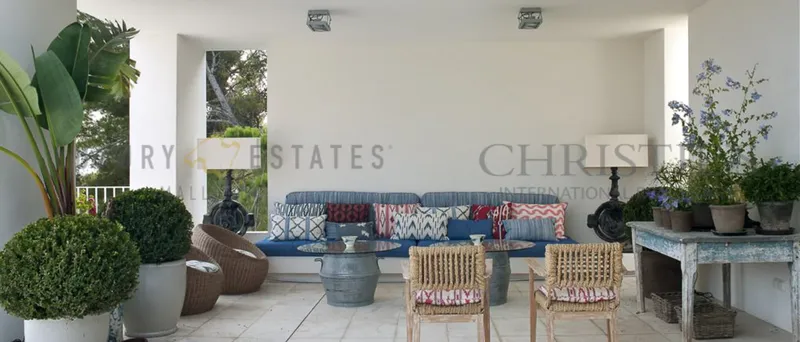 Classic modern villa in Costa de los Pinos with sea views — photo 4