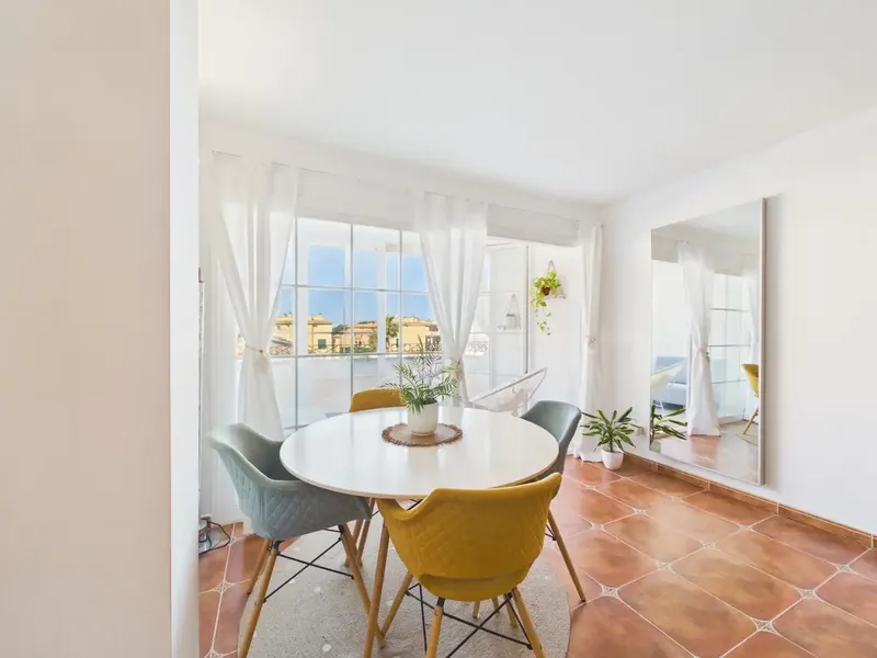Bright one-bedroom penthouse with communal pool in Puig de Ros - TEMPORARY CONTRACT AVAILABLE FROM SEPTEMBER 16, MAXIMUM — photo 12
