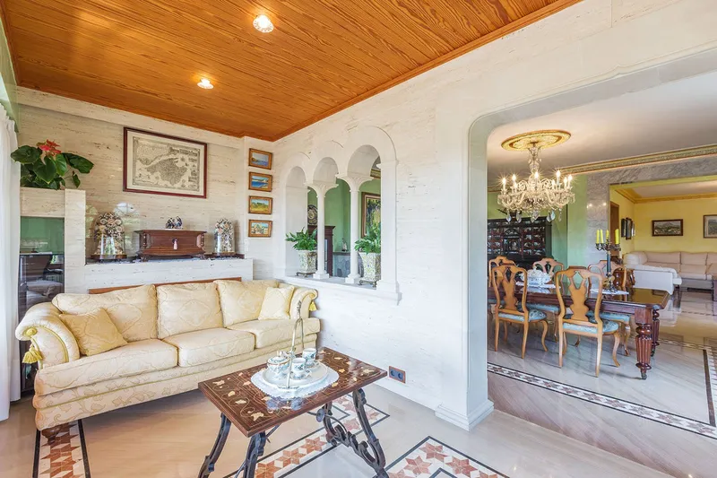 Grand Mediterranean estate in the picturesque village center — photo 10