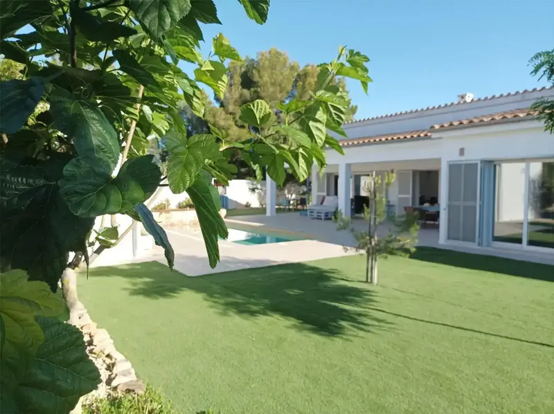 Chalet en zona muy tranquila de Sa Rapita, con mucha privacidad, buen estado de conservación y construida con materiales de alta calidad, ae — photo 3
