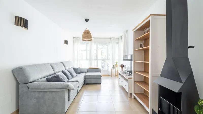 Palma de Mallorca - Bright 2 bedroom Apartment for Sale Near Pere Garau. — photo 8