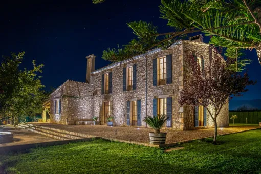 Binissalem, Charming renovated finca in traditional Mallorcan style, a few steps from the center of Binissalem available from August 2025 — photo 1